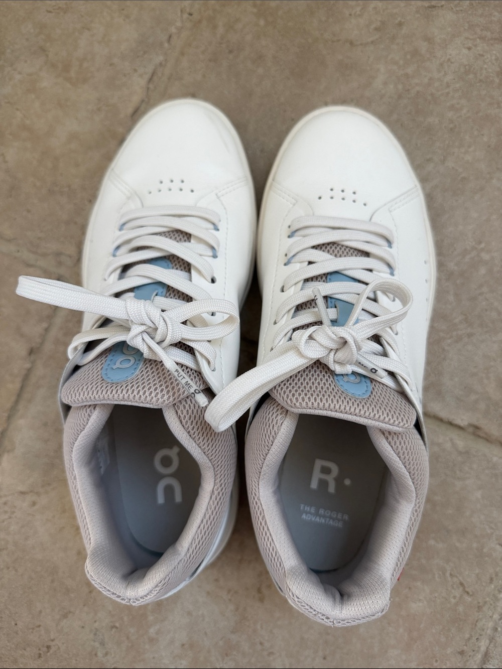 On Women's THE ROGER Advantage Shoes White/Sand Size 7 EUC